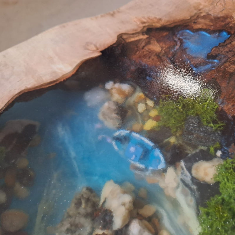 Epoxidharztisch Couchtisch Walnuss River Tabe- handgefertigt in Graz I Holz & Harz 5