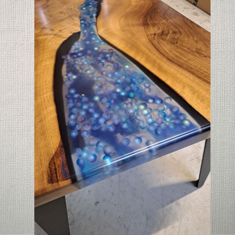 Epoxidharztisch Couchtisch Blue Pearl River Table - handgefertigt in Graz I Holz & Harz 1
