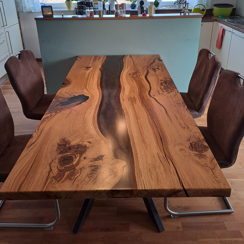 Epoxidharztisch Bergeiche River Table - handgefertigt in Graz I Holz & Harz 3