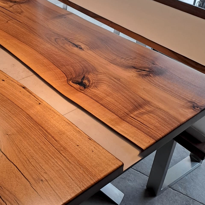 Epoxidharztisch Nuss mit Fliesen River Table - handgefertigt in Graz I Holz & Harz 2