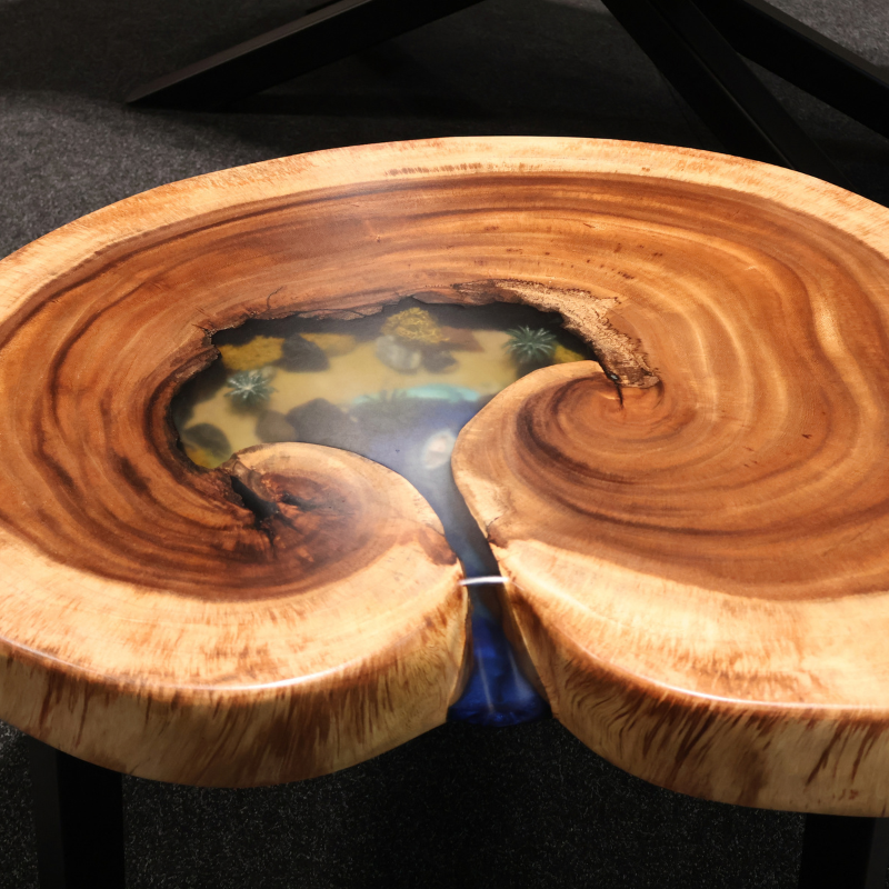 Couchtisch Suarholz mit Bucht River Table - handgefertigt in Graz I Holz & Harz