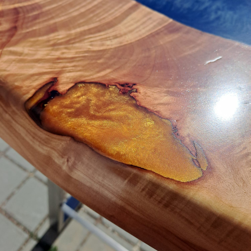 Epoxidharz Bartisch blau gedämpfte Weide - Gestell Edelstahl - handgefertigt in Graz I Holz &  Harz 