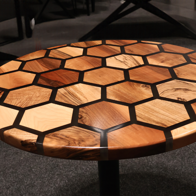 Epoxidharztisch Couchtisch  Waben River Table - handgefertigt in Graz I Holz &  Harz 1