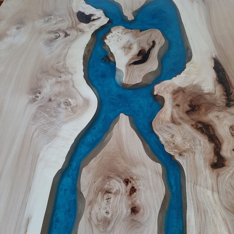 Epoxidharztisch Maserulme River Table - handgefertigt in Graz I Holz & Harz 3