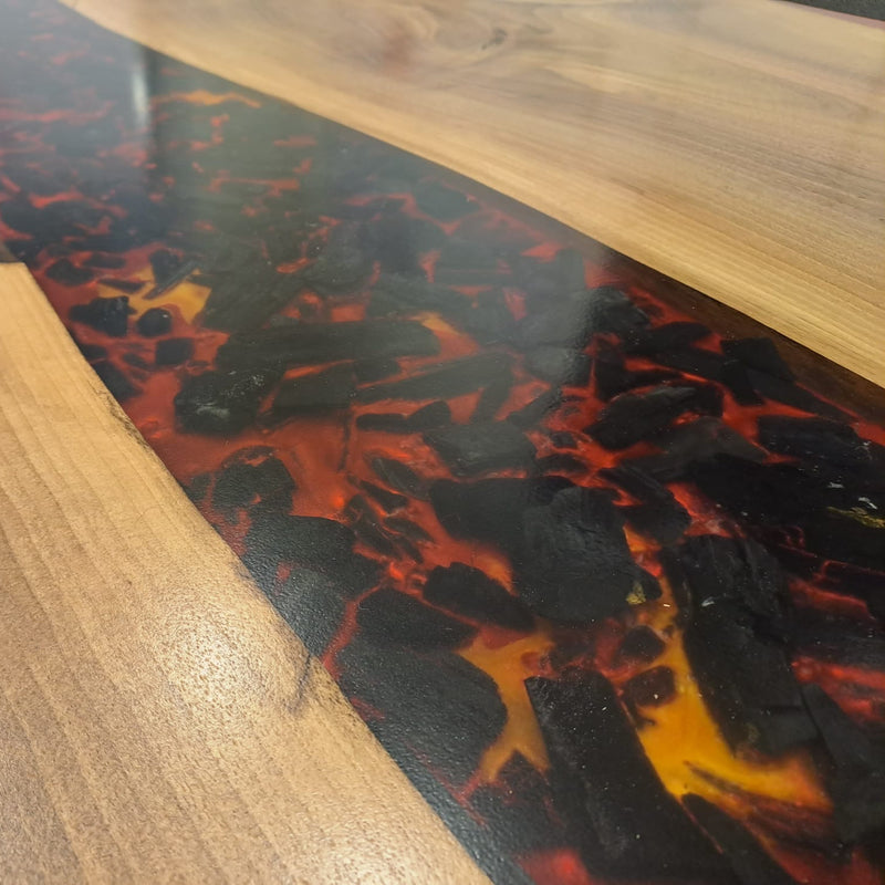 Epoxidharztisch Nuss Lava  River Table - handgefertigt in Graz I Holz & Harz 3