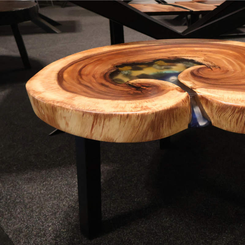 Couchtisch  Suarholz mit Bucht River Table - handgefertigt in Graz I Holz &  Harz