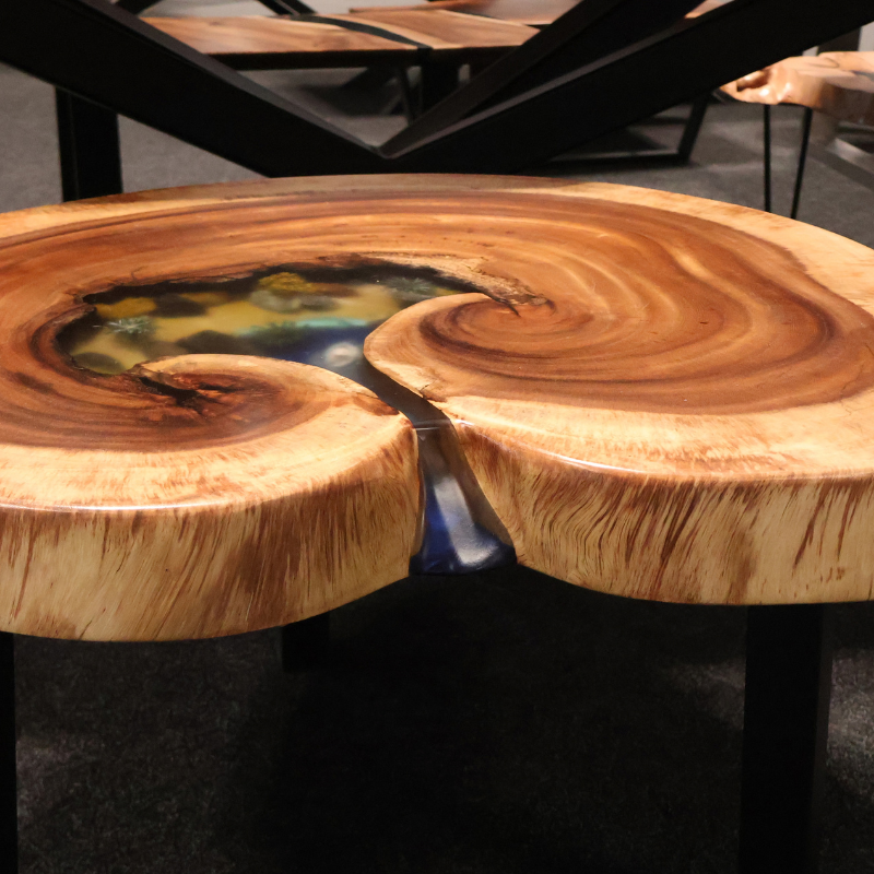 Couchtisch  Suarholz mit Bucht River Table - handgefertigt in Graz I Holz &  Harz