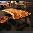 Esstisch Suarholzplatte, transparentes Epoxidharz - handgefertigt in Graz I Holz &  Harz